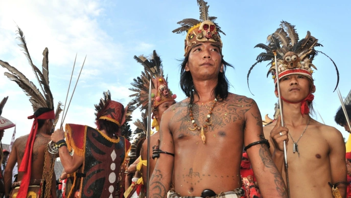 Mahakam Nehri ve Dayak Kabilesi